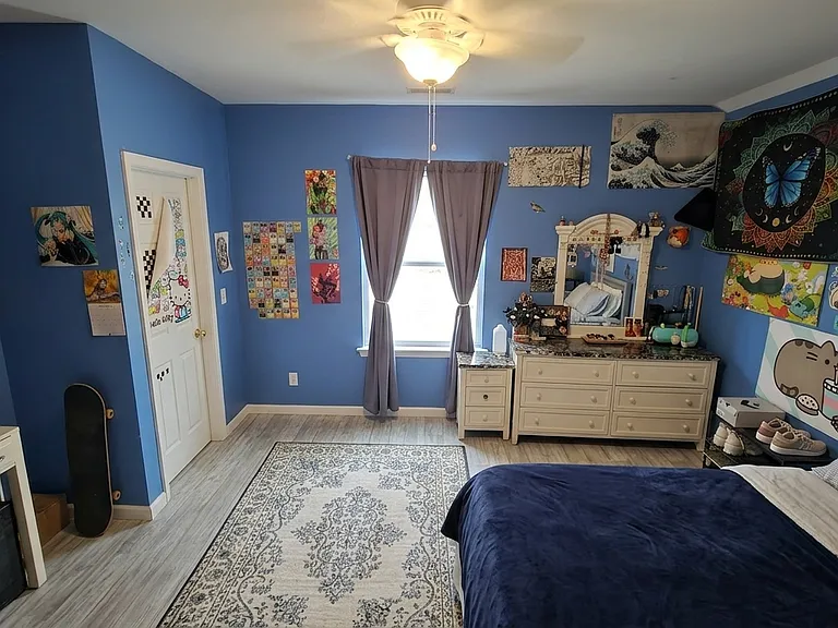 Other large upstairs bedroom