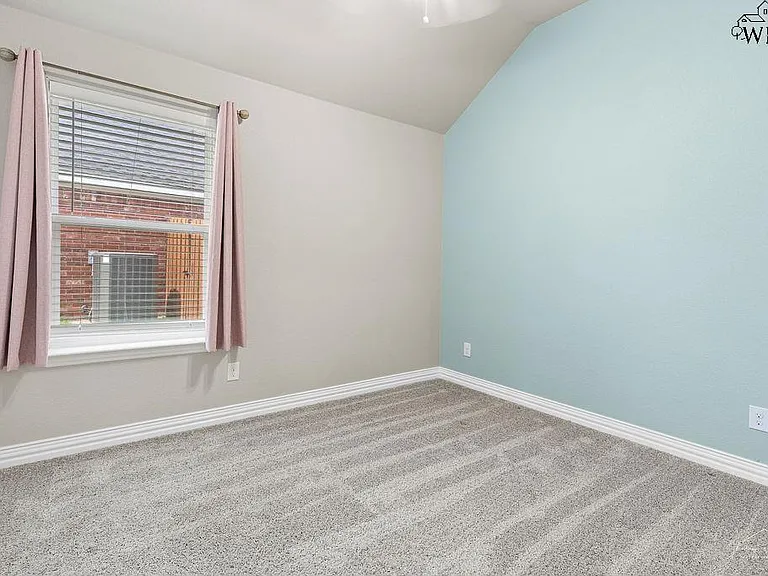 4815 Falcon Crest Blvd — Photo 12