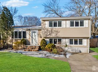 9 Piedmont Dr, Old Bridge, NJ