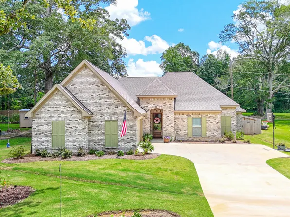 102 Eastwood Dr, Brandon, MS 39042
