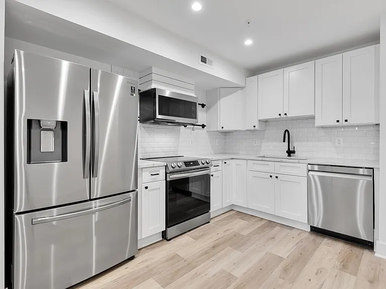 1118 Lamont St NW #1 — Photo 7