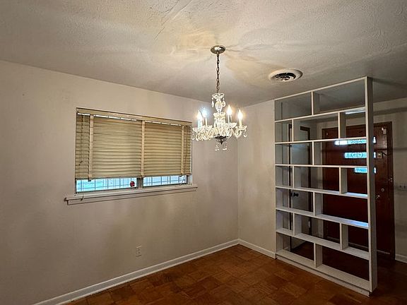 2nd image of 2717 Thayer St