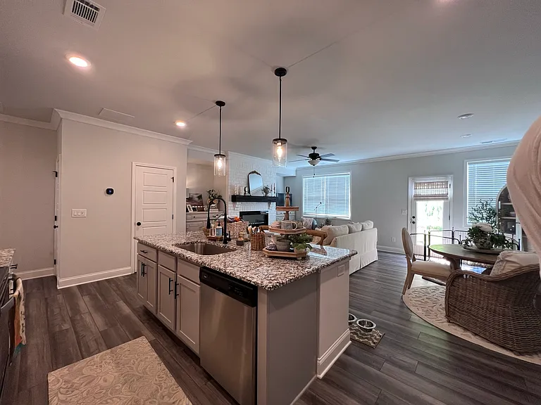 4675 Cypress Park Dr — Photo 3