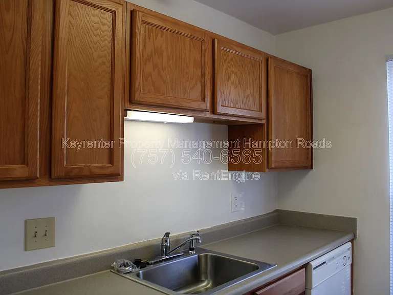 1 Peachtree Ct — Photo 13