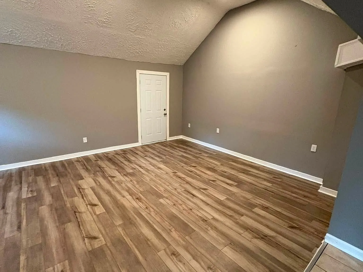 4 bed, 1446 sqft, $1,995 — Photo 3