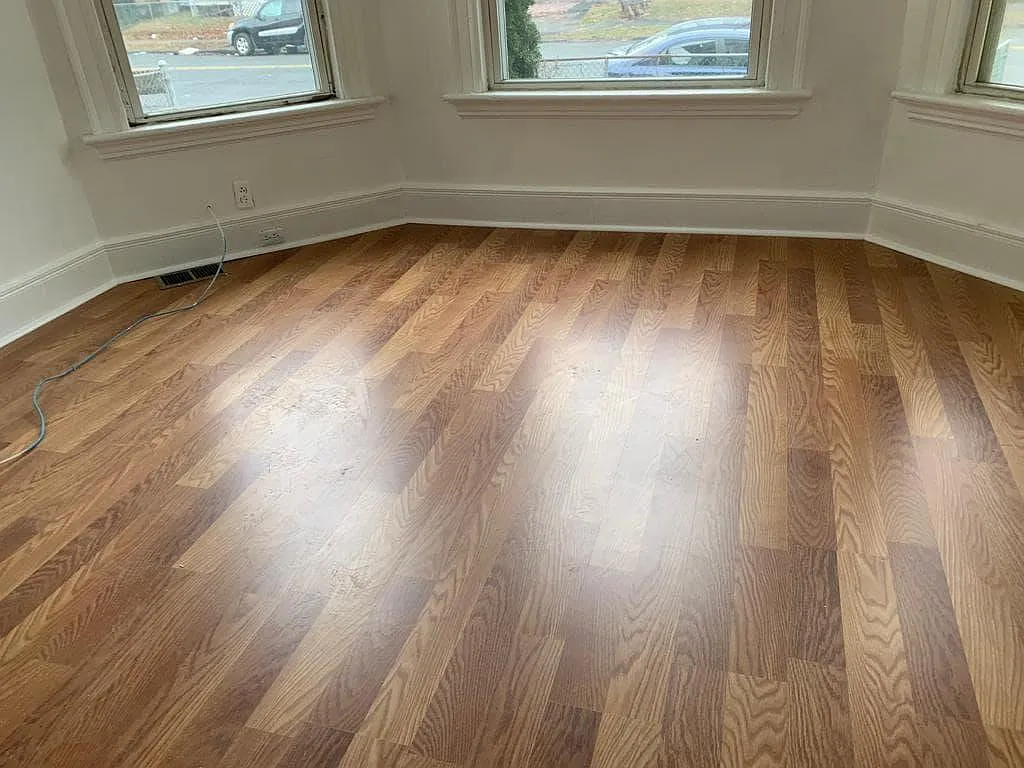 3 bed, $2,000 — Photo 2