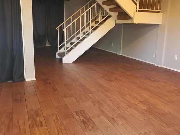 4th image of 1623 E Logan Dr