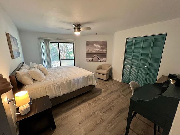 4th image of 299 Winfield Way #B