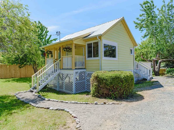 54156 Old Broadbent Rd, Myrtle Point, OR 97458