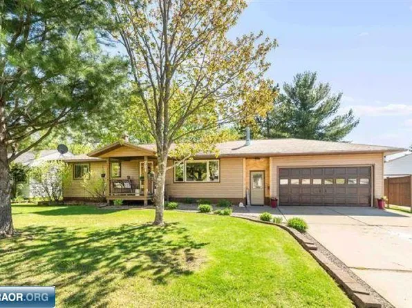 721 Maple Dr, Aurora, MN 55705