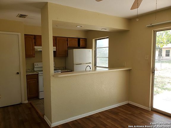 2nd image of 617 Pecan Dr