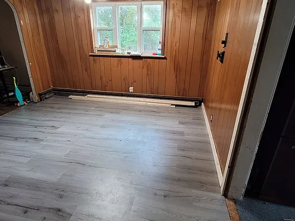 30 Sunnyside St, Friendship, NY 14739