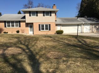 5808 Eastwood Ln, Cedarburg, WI 53012