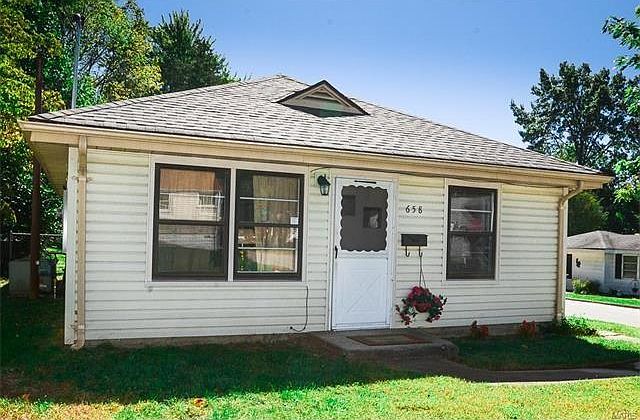 1st image of 658 Clover Ln
