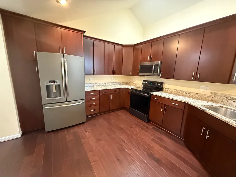 9335 Elizabeth Ln — Photo 7