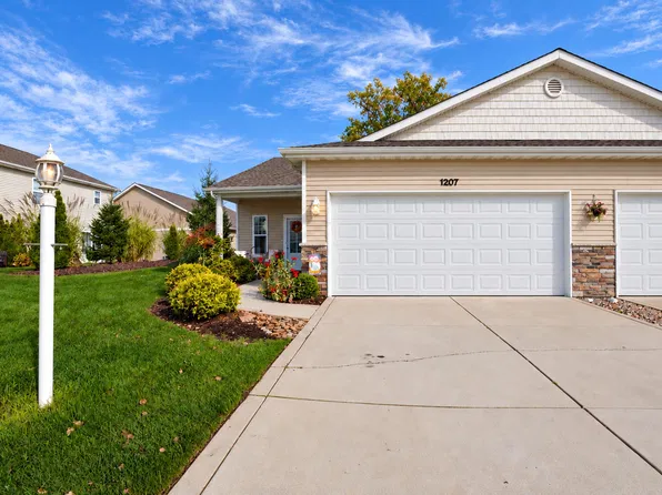 1207 Tower Ln, Porter, IN 46304