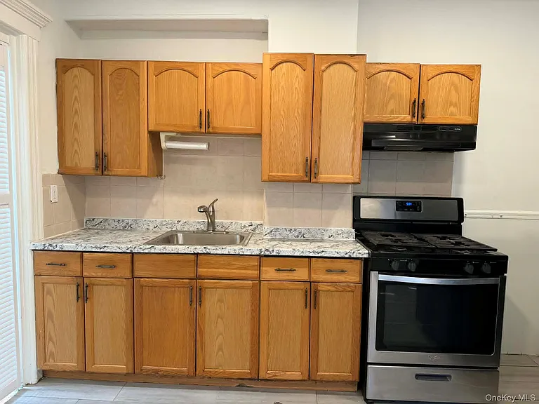 37 Riverside Dr #B — Photo 5