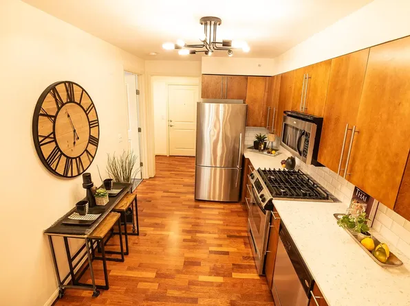 124 Bellevue Ave E, Seattle, WA