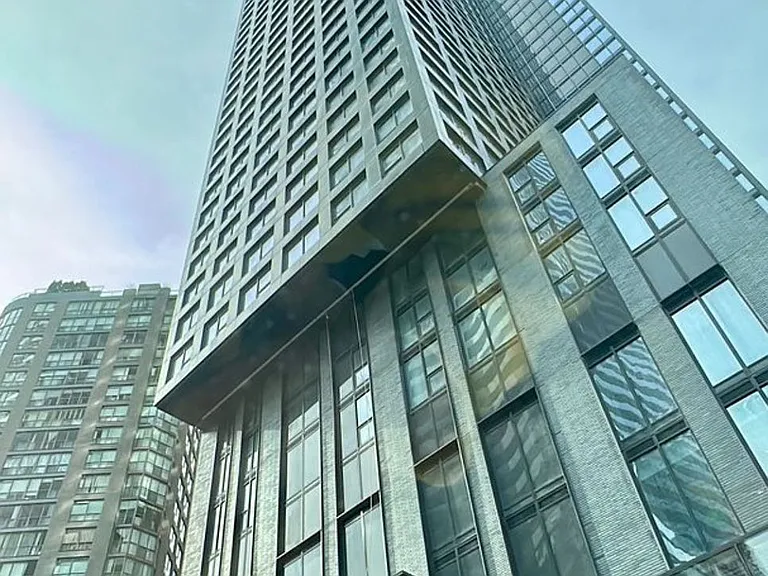 8 Wellesley St W #3209 — Photo 1