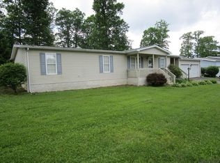 1318 Estates Ave, Somerset, PA 15501