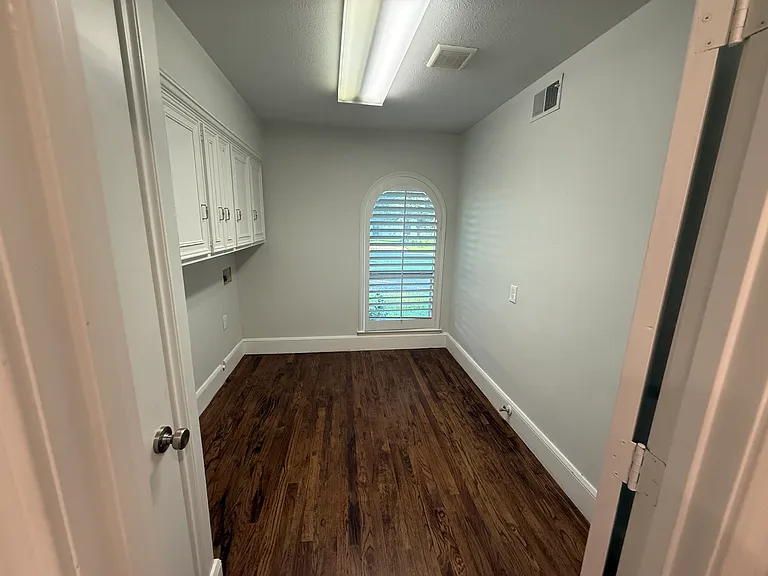 6911 Gateridge Dr — Photo 6