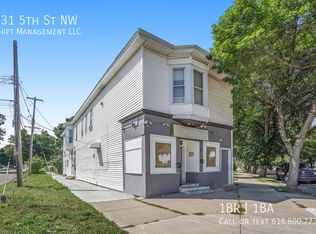 831 5th St NW, Grand Rapids, MI 49504