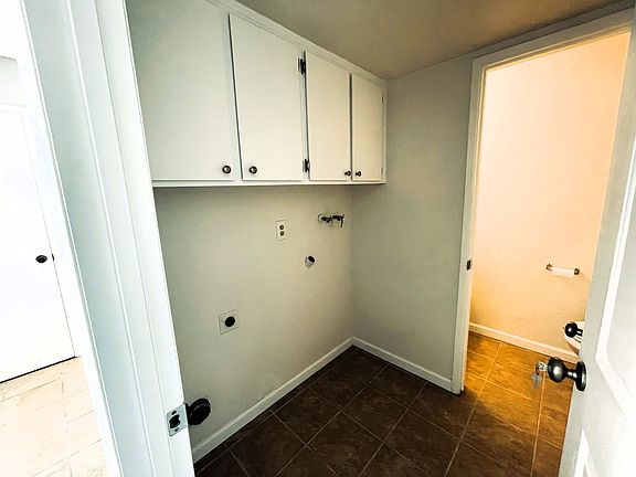 5th image of 627 Lassen Way