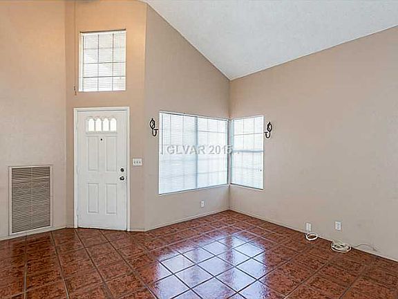 3rd image of 4865 Farlington Dr