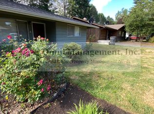 1118 S Pennington Dr, Newberg, OR 97132