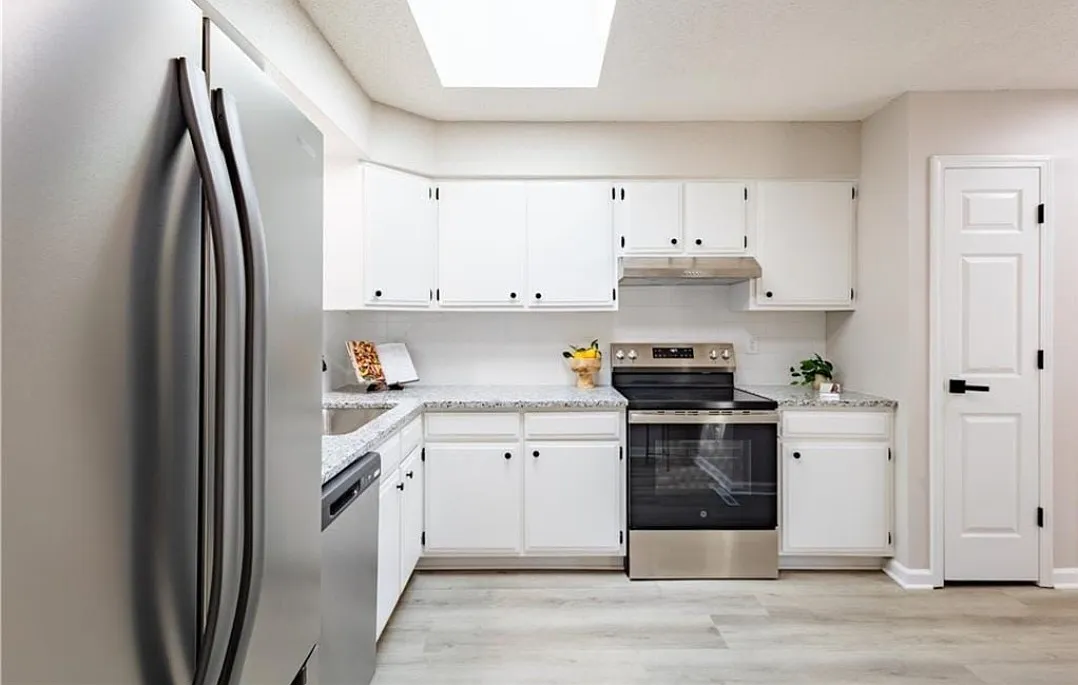 2 bed, 2.5 bath, 1344 sqft, $1,700 — Photo 4