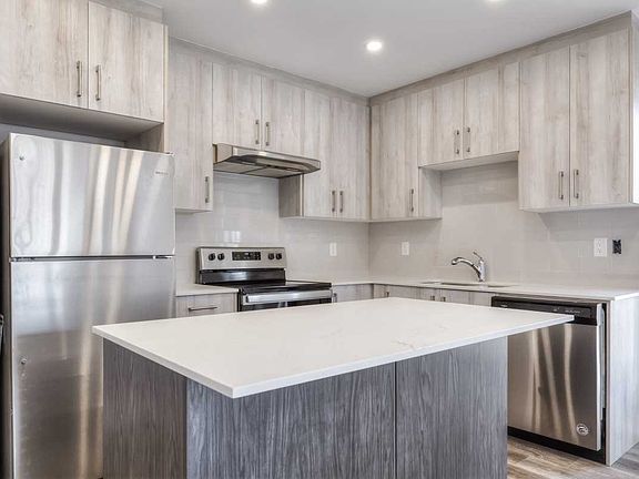 5th image of 53 Rockcliffe Blvd #3