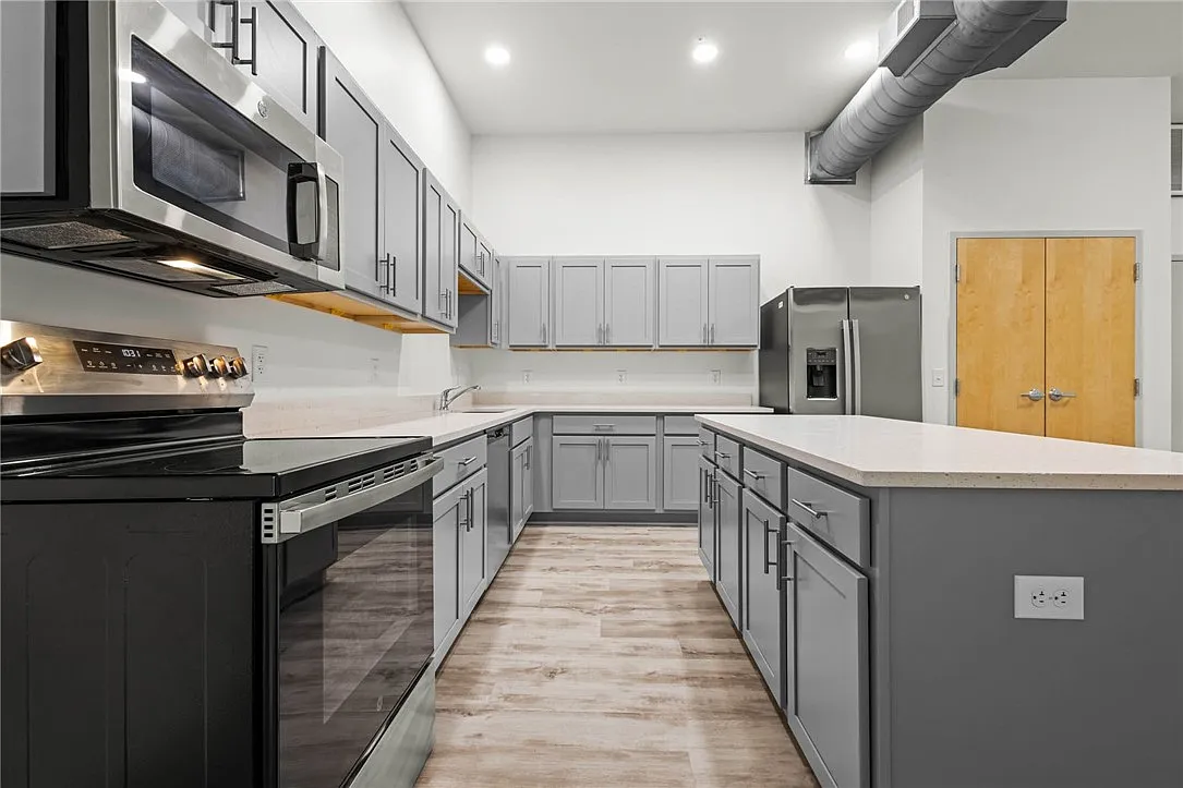 1 bed, 1.0 bath, 790 sqft, $2,100 — Photo 4