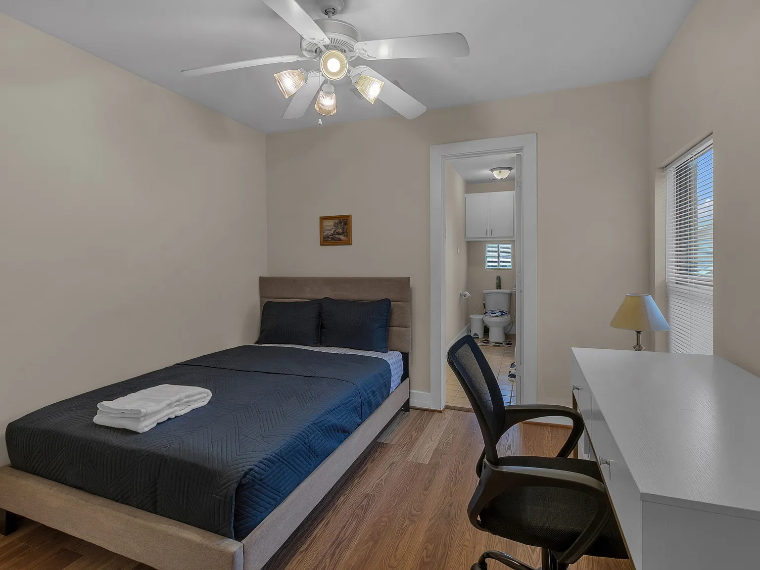 3 bed, 2.5 bath, 2240 sqft, $725 — Photo 3