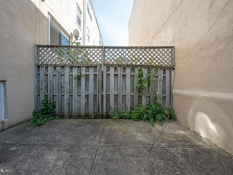 2822 Ogden St #A — Photo 27