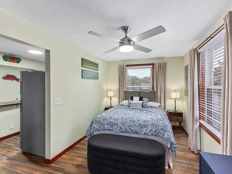 941 Leonard St NW #2 — Photo 3