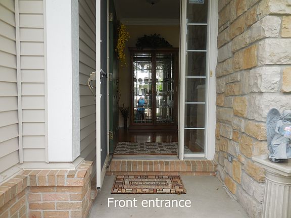 3rd image of 5642 Heathland Cir #1