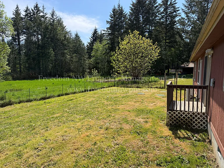 1411 SE Fireweed Rd — Photo 16