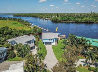 408 Riverside Dr, Everglades City, FL 34139
