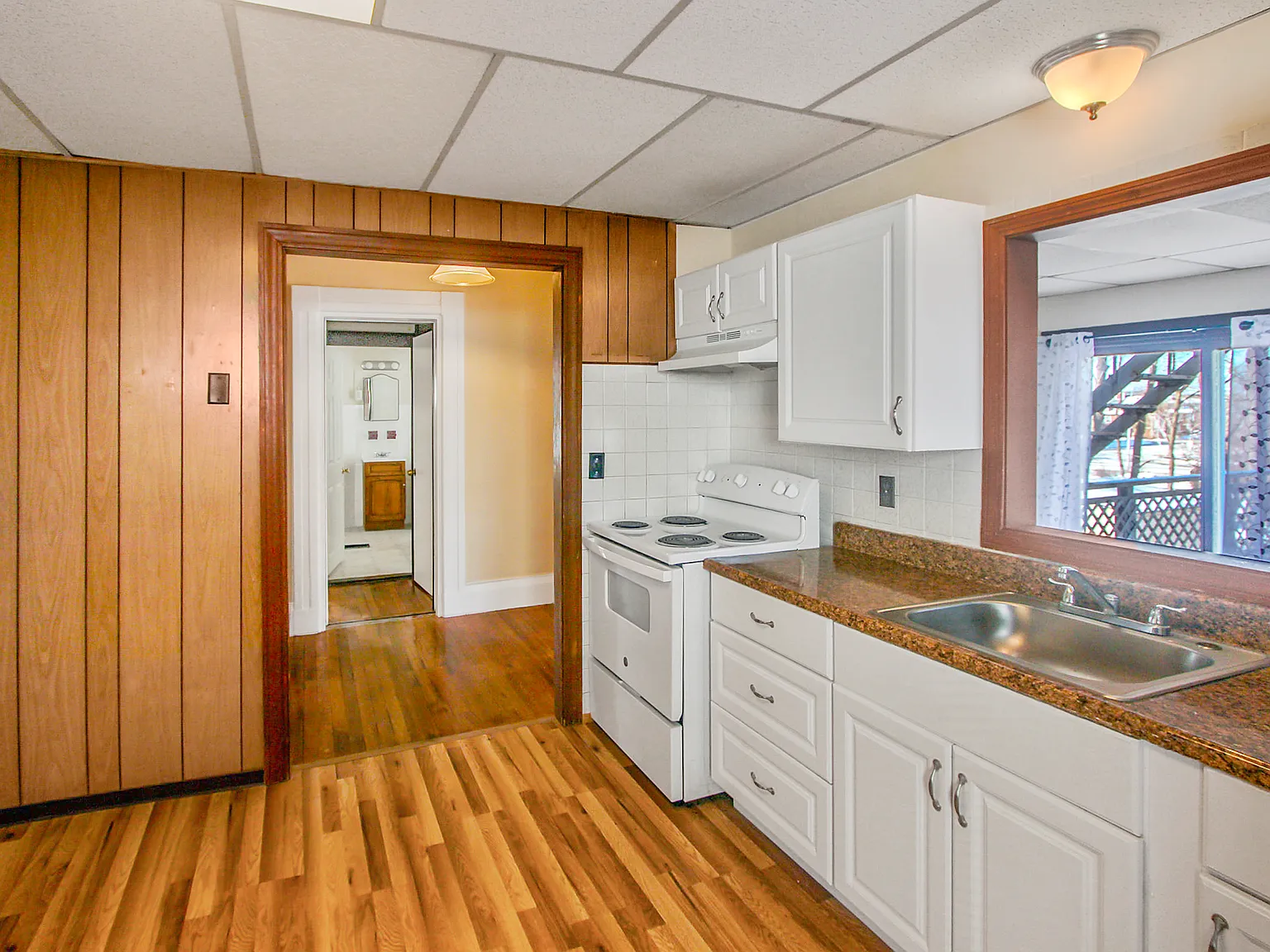 28 Russell St — Photo 3
