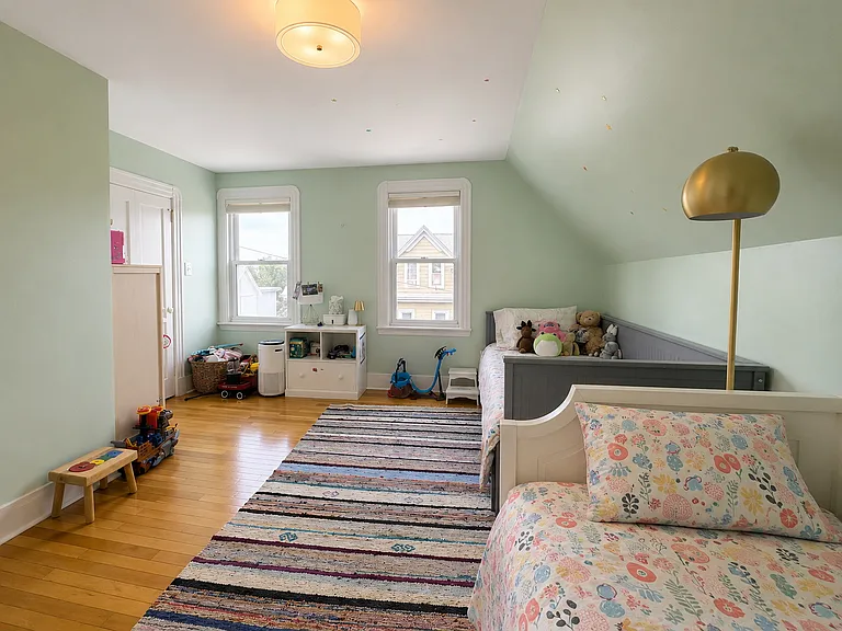 2nd bedroom