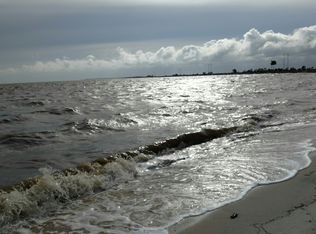 19 Bayshore Dr, Eastpoint, FL 32328