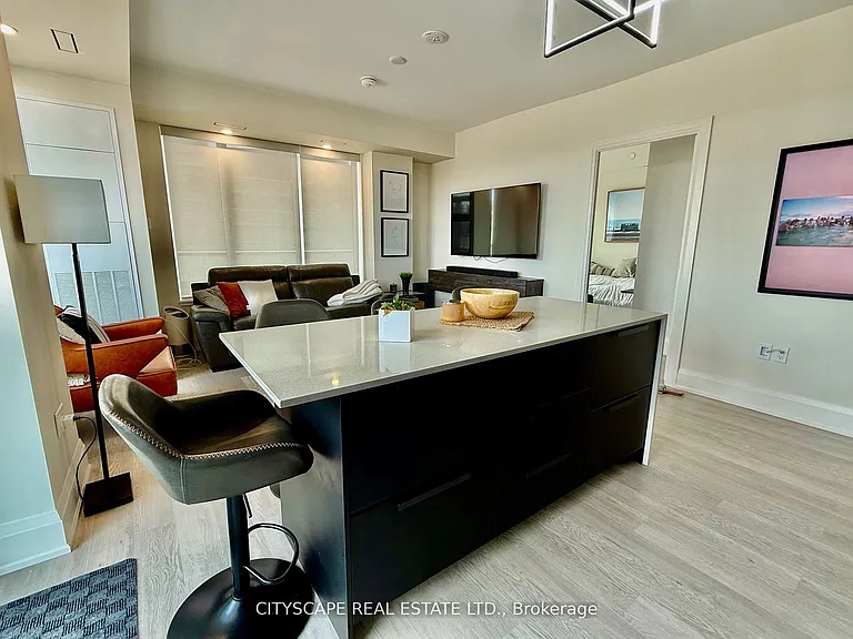 212 King William St #603 — Photo 7