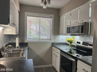 93 N Cooper Rd UNIT 17, Chandler, AZ 85225