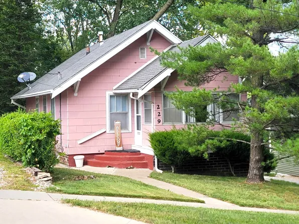 229 Clark St, Des Moines, IA 50314