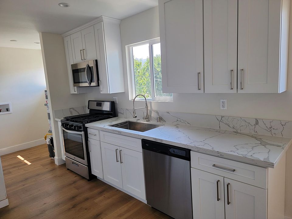 1st image of 2917 N Coolidge Ave #4