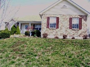 1848 Hawk Pointe Dr, Festus, MO 63028