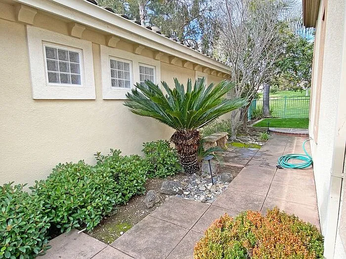 5821 Killarney Cir — Photo 31