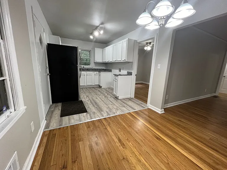 1381 Oakview Cir — Photo 7