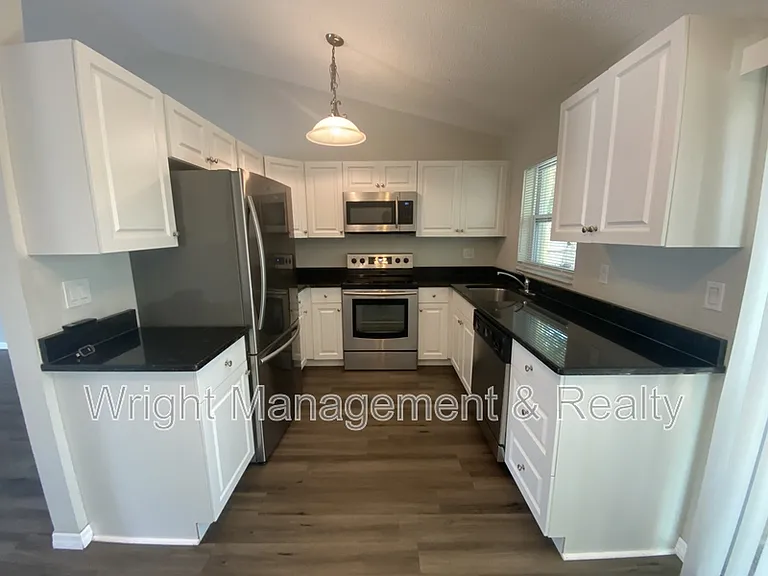 3544 Martell St — Photo 7