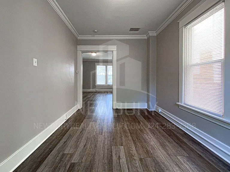 303-317 Wilson Ave — Photo 11